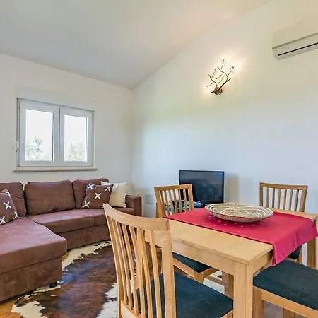 Nemcev 1302 Holiday home Pula